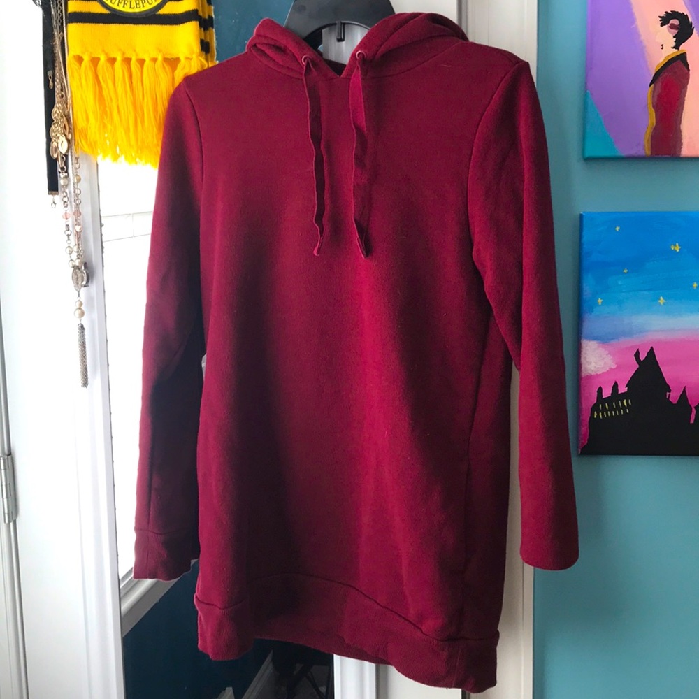 Dark pink/red sweatshirt